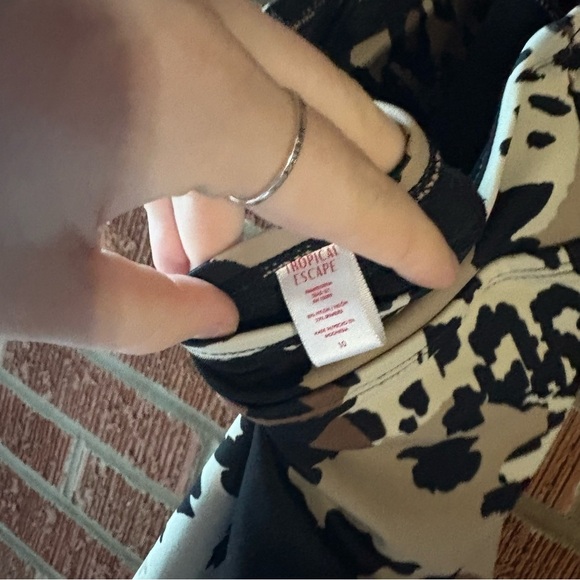 Tropical Escape One Piece Animal Remix Halter Bathing Suit Size 10 - Picture 4 of 7